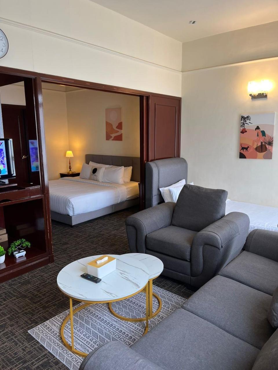 Luxhouz Suites At Times Square Kuala Lumpur Exterior foto