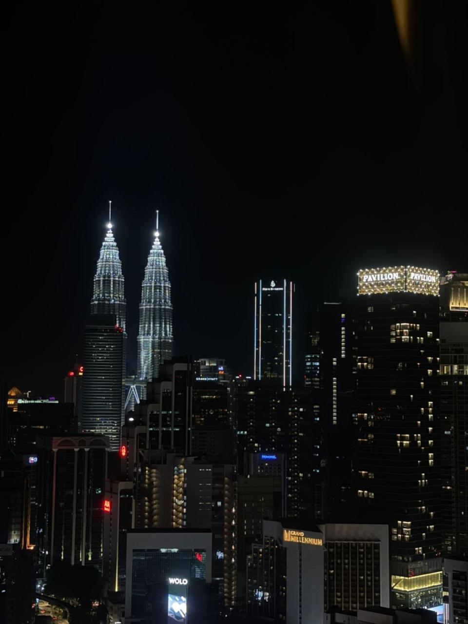 Luxhouz Suites At Times Square Kuala Lumpur Exterior foto