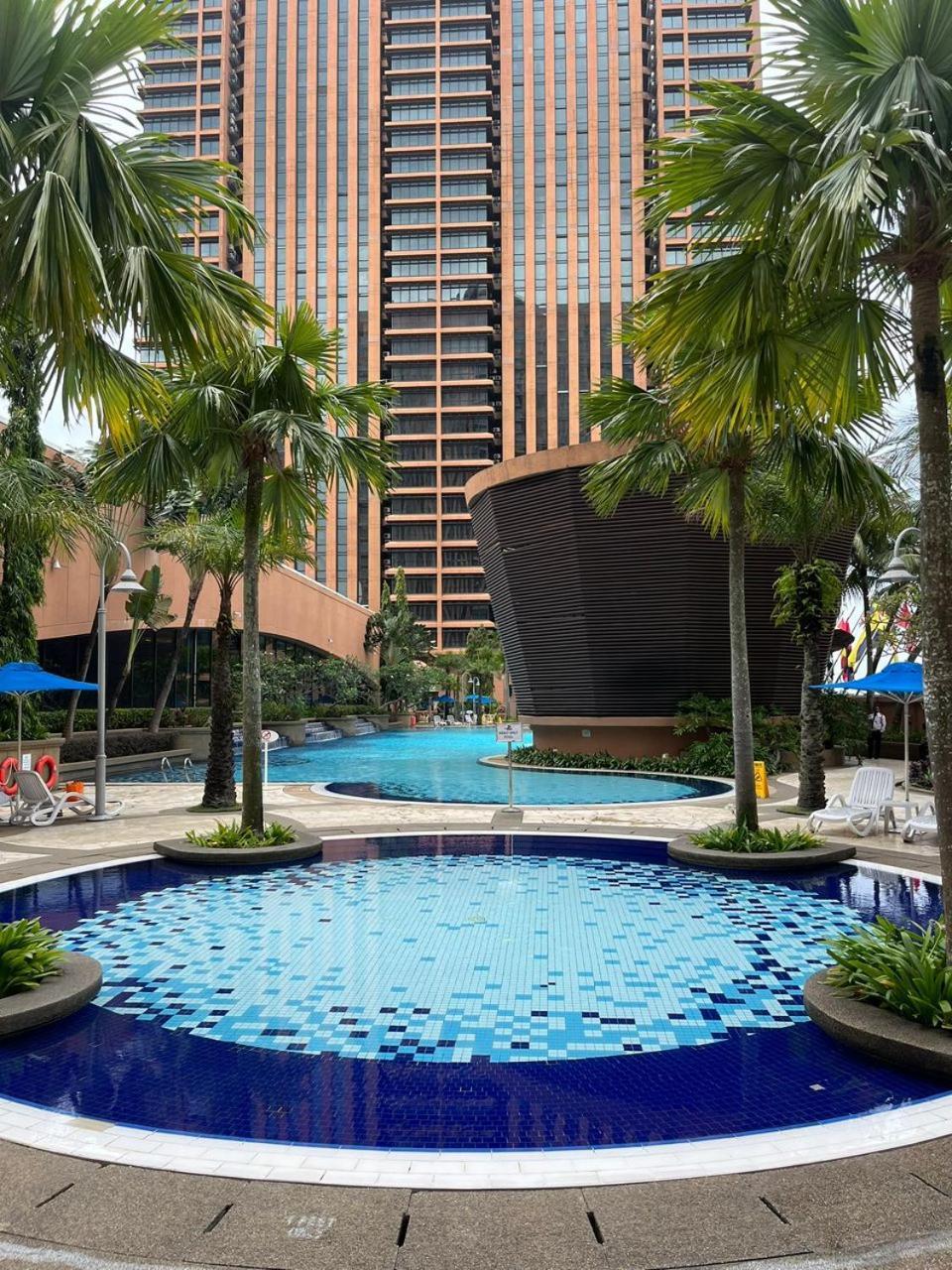 Luxhouz Suites At Times Square Kuala Lumpur Exterior foto
